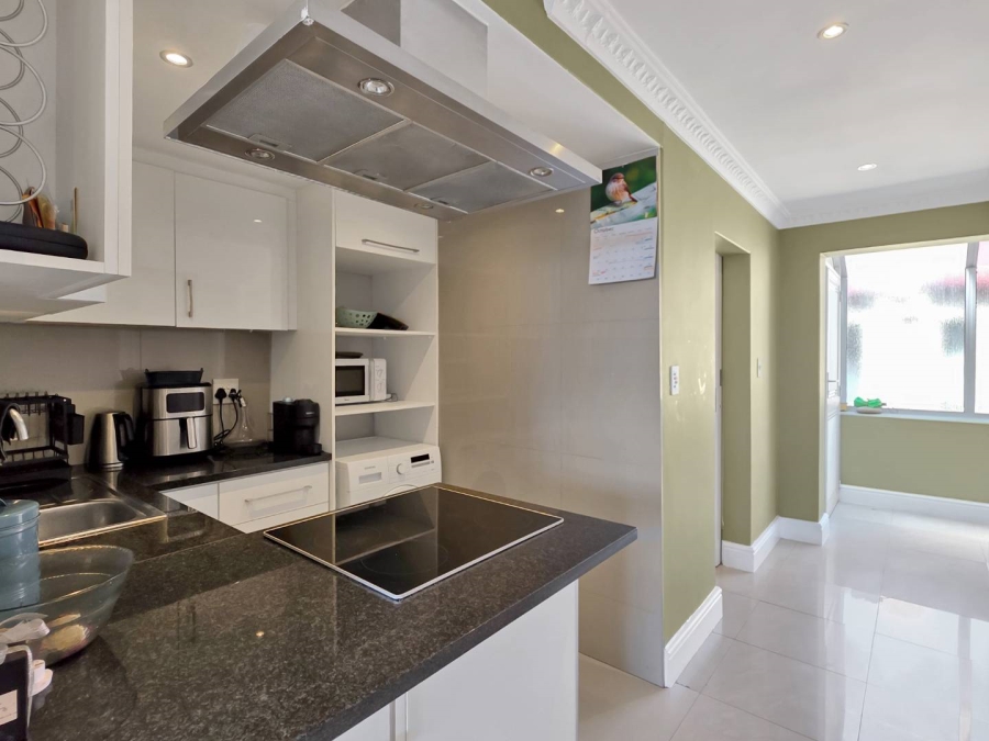 To Let 2 Bedroom Property for Rent in Sea Point Western Cape